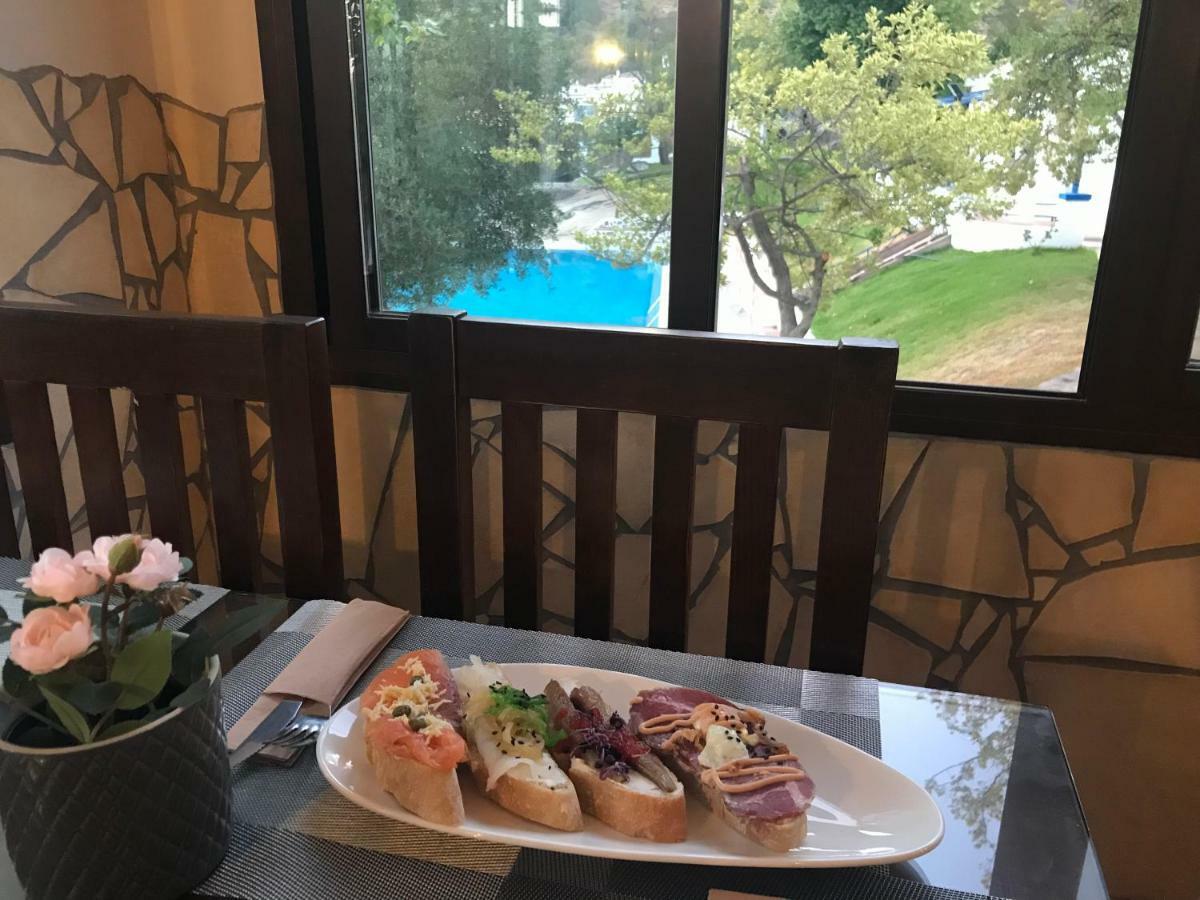 Hotel Rural & Restaurante Las Camaretas Кортес-де-ла-Фронтера Екстер'єр фото